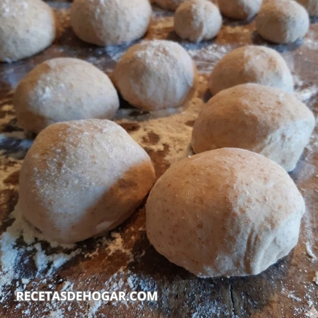 Receta de bollitos de pan integral caseros y fáciles