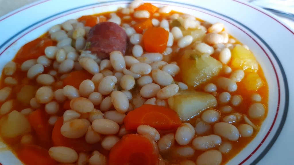 Receta casera de alubias con chorizo